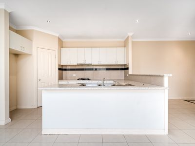 2/13 Bellinger Crescent, Wyndham Vale