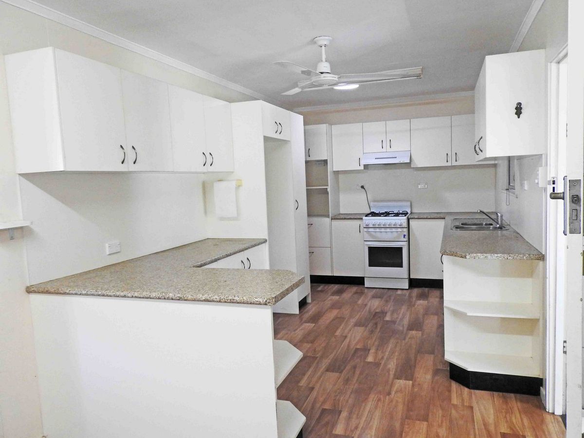 37 CANOPUS CIRCUIT, Atherton