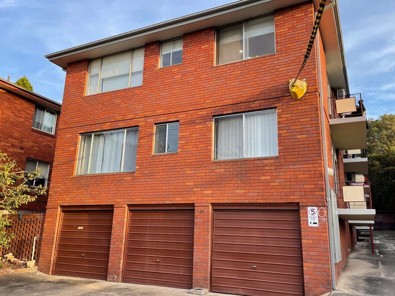 1 / 120 The Crescent, Homebush West