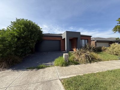 16 Hiddick Road, Point Cook