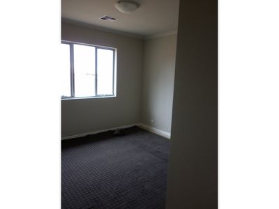 6 Howell Court, Guildford