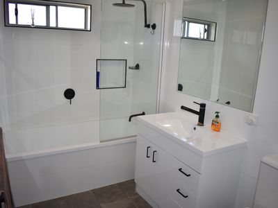 11 Cheney Road, Parkes