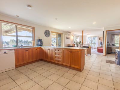33 Nyanza Road, Table Top