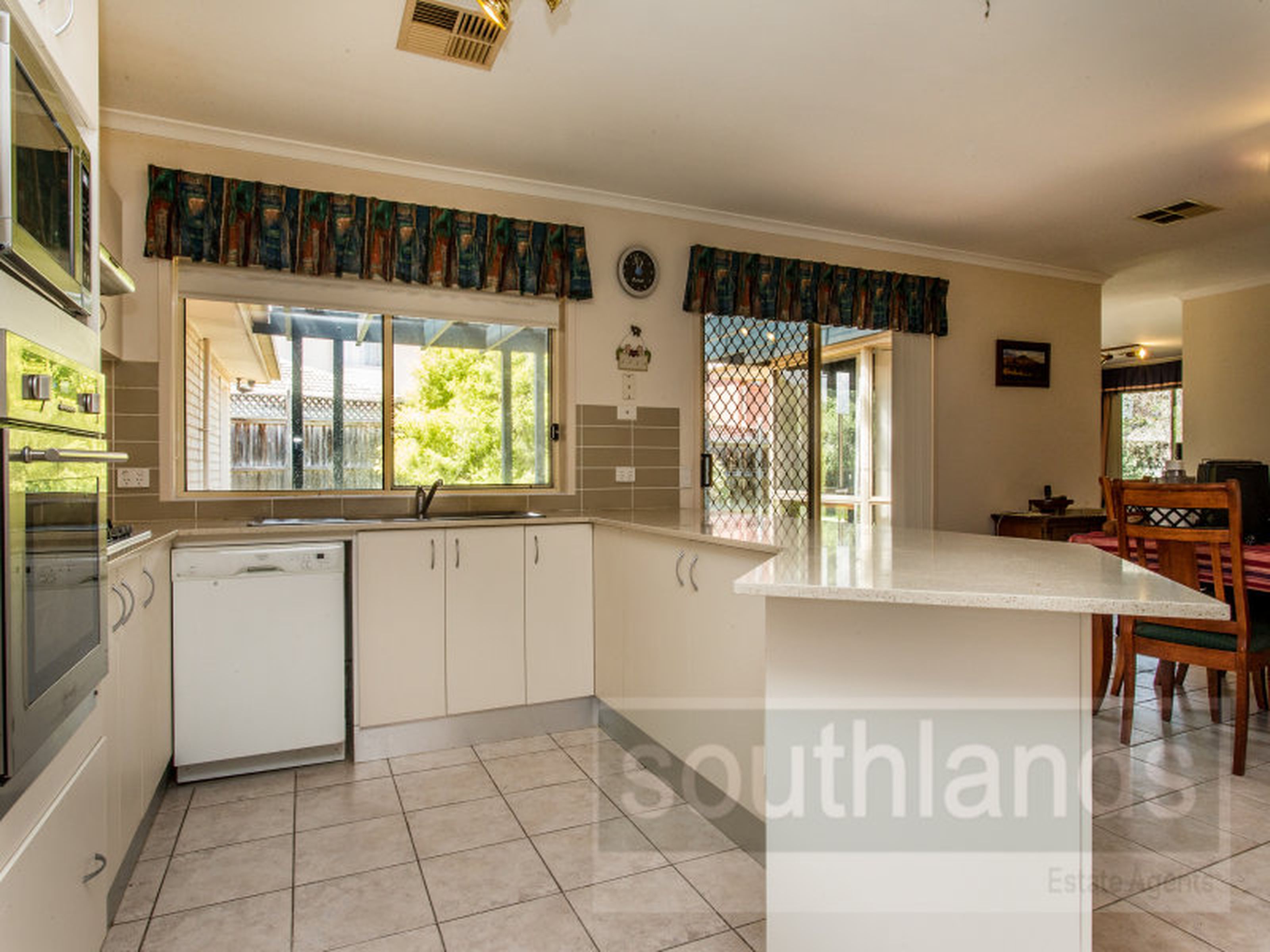 4 Brigadoon Ave, GLENMORE PARK
