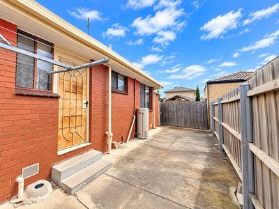 4 / 8 Parker Street, Werribee