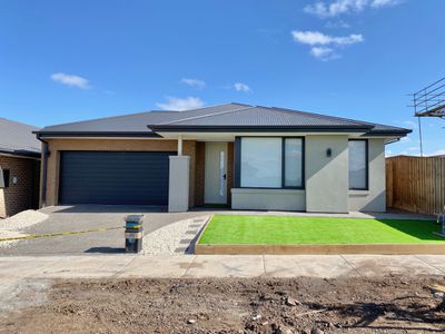11 Nunda Way, Manor Lakes