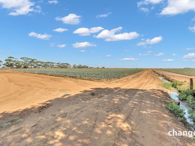 11 Robbs Road, Werribee South