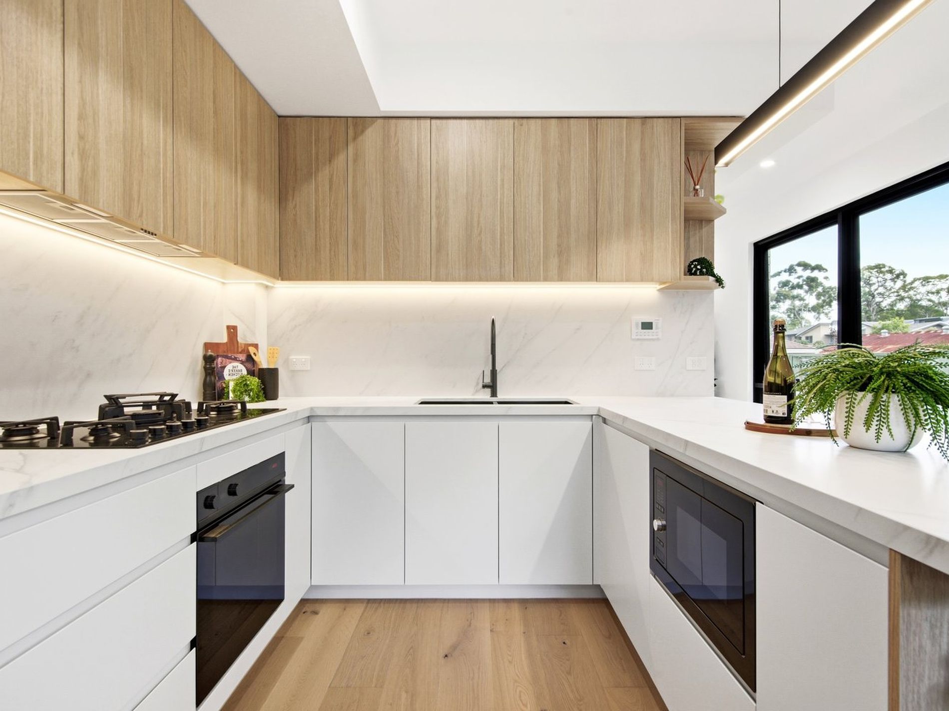 Townhouse / 9-9a Old Berowra Road, Hornsby