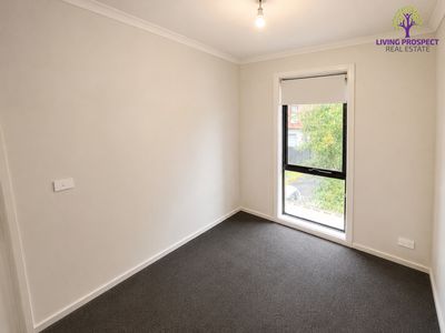 33 / 39 Astley Crescent, Point Cook