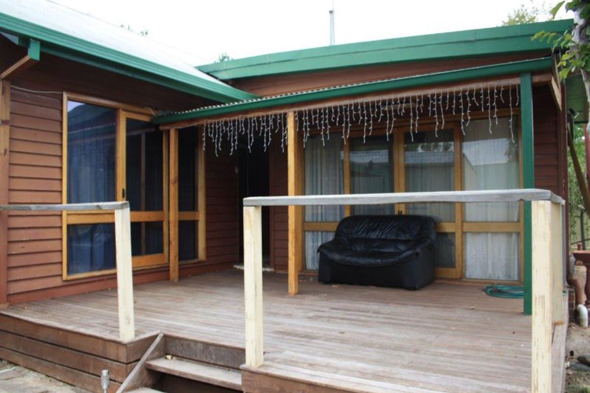 2 Finlason Street, Mansfield