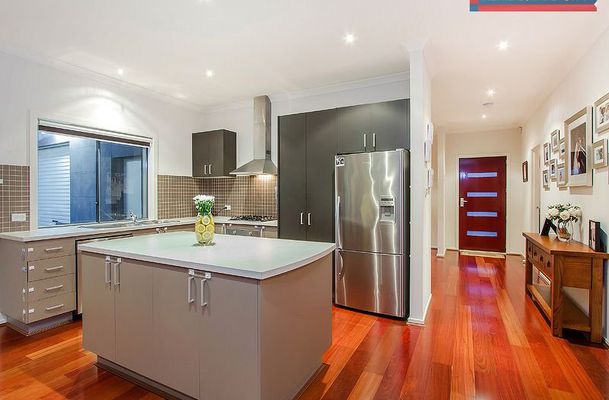19 Lauderdale Drive, Craigieburn