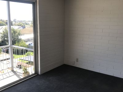 6 / 3 East Court, Newcomb