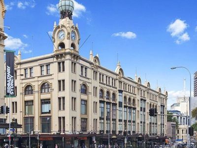 185 Broadway, Ultimo