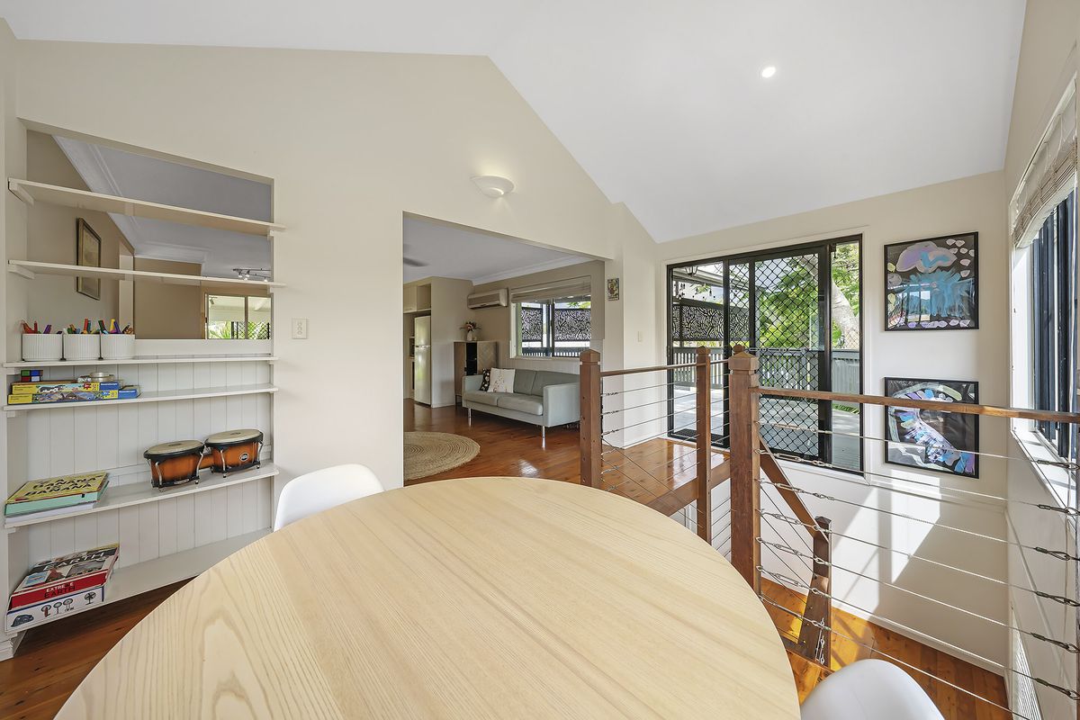 32 Mainsail Street, Currumbin Waters