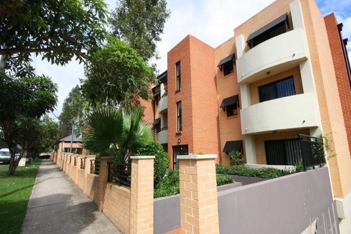 9 / 19-27 Eastbourne Road, Homebush West
