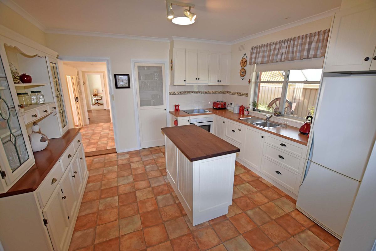 30 Saunders Street, Kyabram