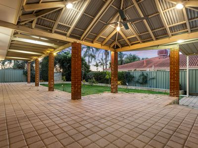 8 Heatherlea Parkway, Leeming