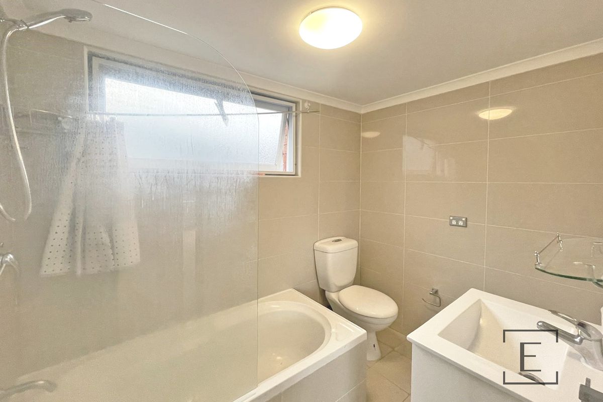 3 / 2 Parry Avenue, Narwee