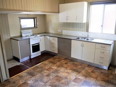 8 Henry Street, Kingaroy