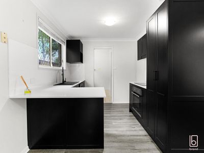 5 / 2-4 Oxford Drive, Lake Haven