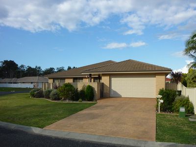 2 / 37 Amanda Crescent, Forster