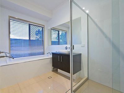 62 Taylor Pl, Mackenzie