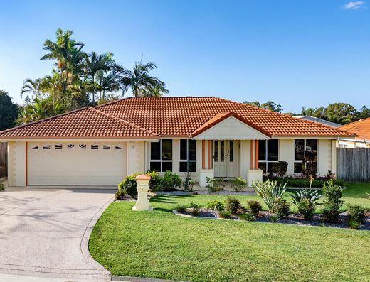 Great family home in an ideal location ***** UNFURNISHED ***** image 1