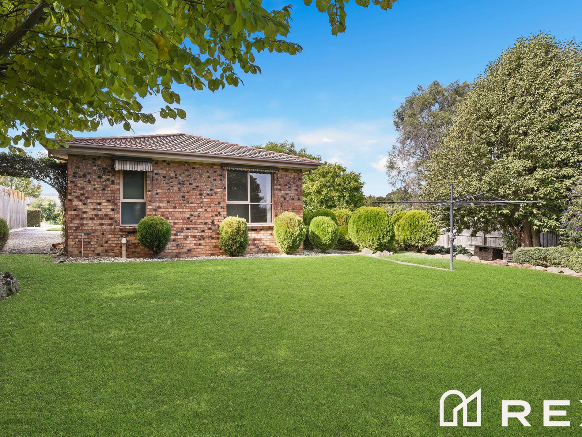 8 Lynne Court, Hallam