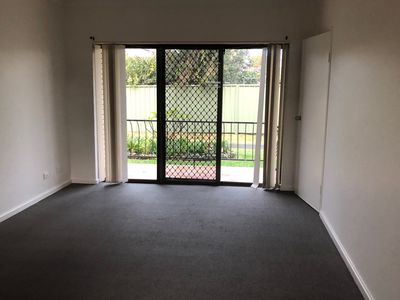 2 / 7 Windle Street, Lake Illawarra