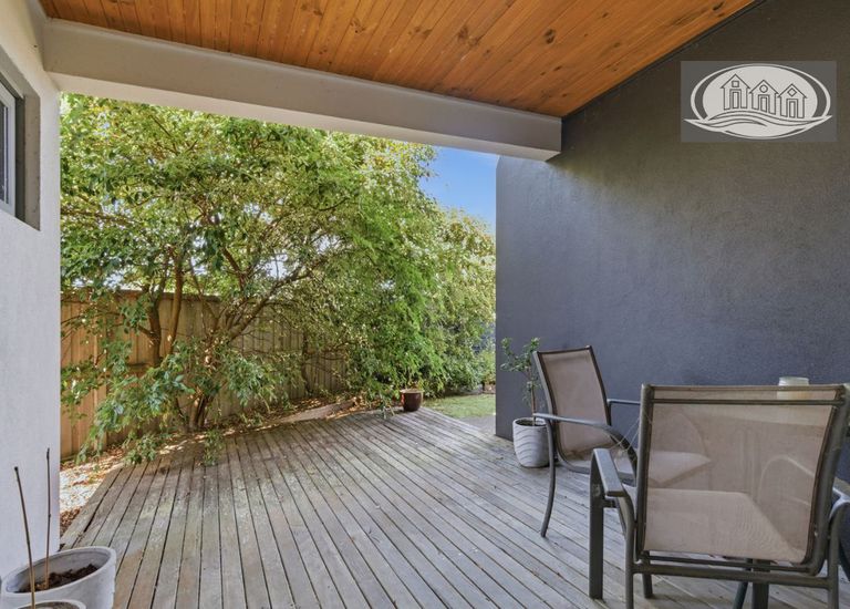 8 Aquarius Court, Portland North