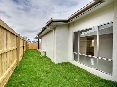 19 Meadows Circuit, Bellbird Park