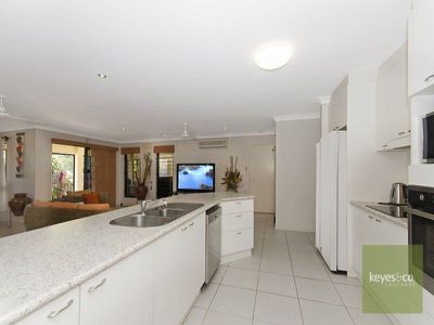18 Waterlily Circuit, Douglas