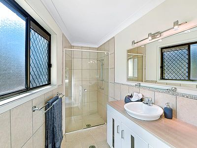 28 Bight Court, Mermaid Waters