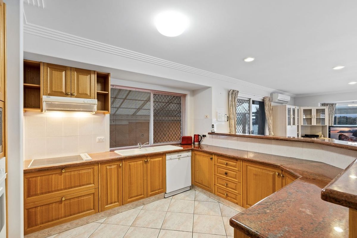 78 Port Jackson Boulevard, Clear Island Waters