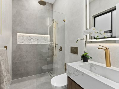 6 Basalt Street (Gables), Box Hill