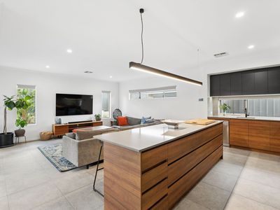 52 Sugargum Rise, Kiara