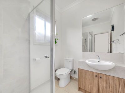 50 Hal Porter Terrace, Lynbrook