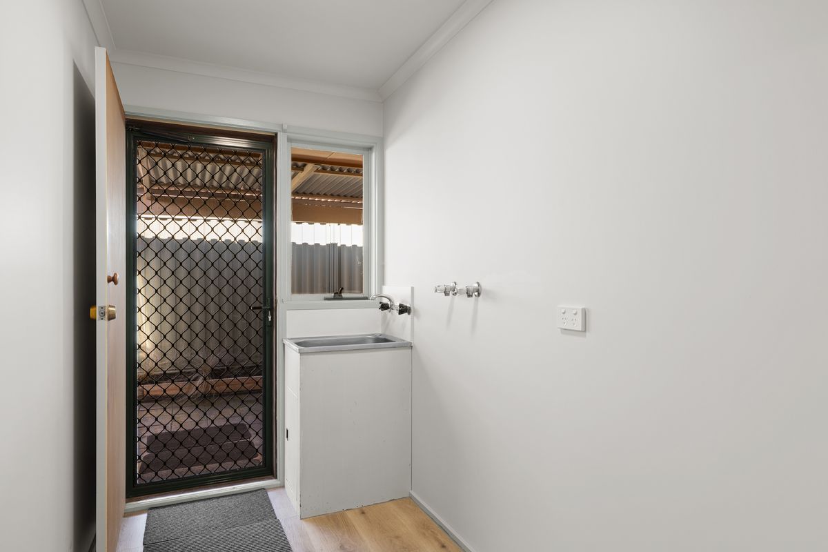 2 / 11 Club Court, Mansfield