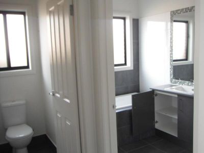 2 / 159 Botanica Springs Boulevard, Brookfield