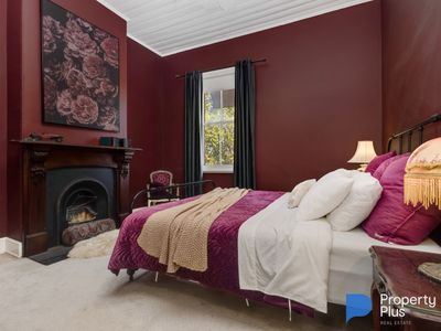 100 Railway Road, Elmore