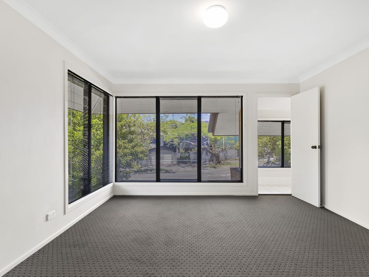 4 Harts Road, Indooroopilly