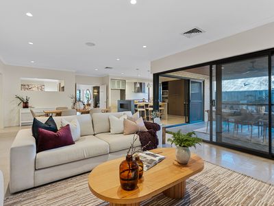 404 Kingsway, Landsdale