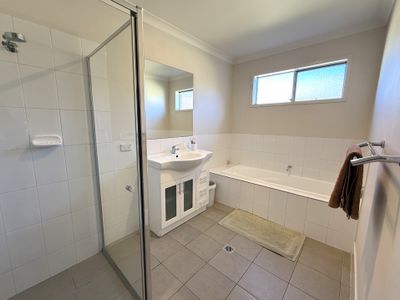 40 Madden Drive, Griffith