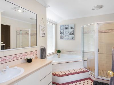 21 Riverina Way, Hannans