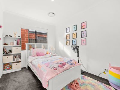 21 Barnevelder Bend, Southern River