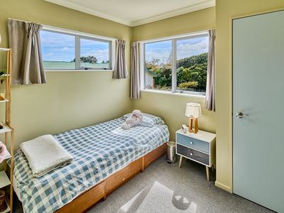 10 Pohutukawa Grove, Titahi Bay