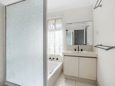 24 MANLY CRESCENT, Warnbro
