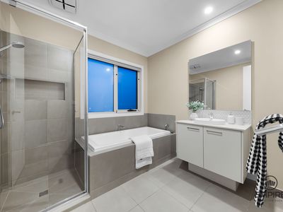 8 Basalt Drive, Clyde North
