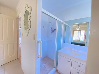 5 Marloo Court, Urangan