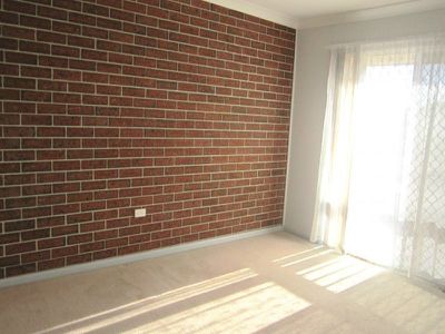 8 / 5 Commerce Drive, Warilla